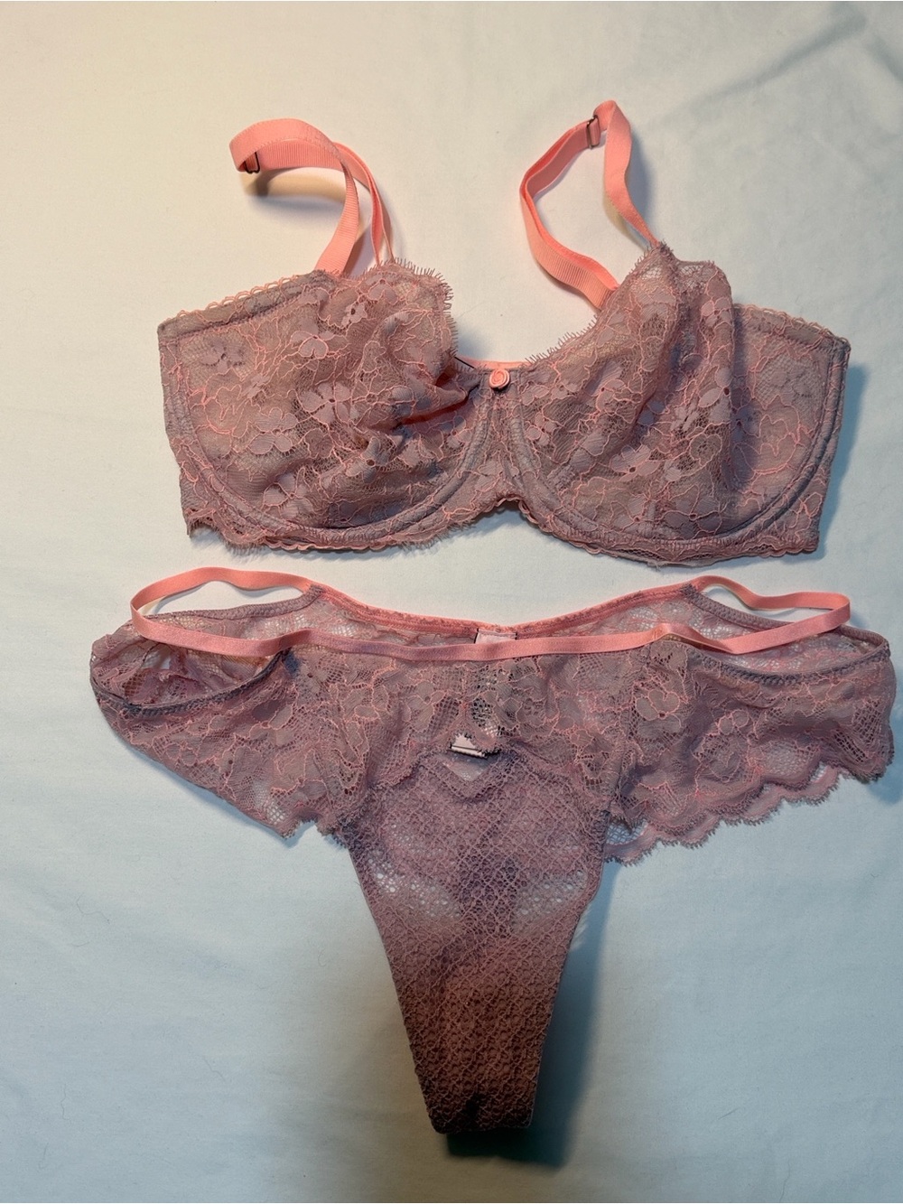 Victoria's Secret NWOT/T Lace 34DDD Balconette Convertible Bra & L Panty Set